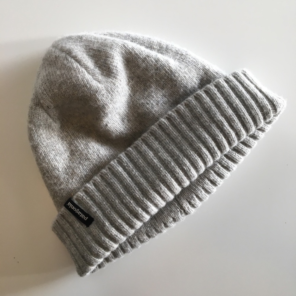 PATAGONIA cutie heather gray beanie!
